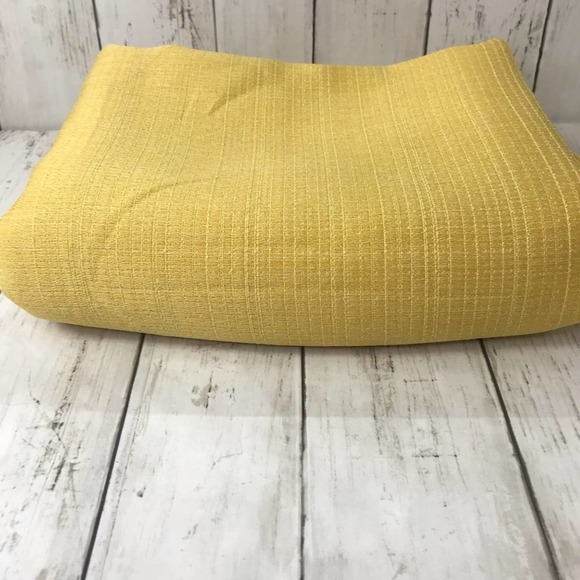 New Noritake colorwave 60”x84” tablecloth - Picture 6 of 6